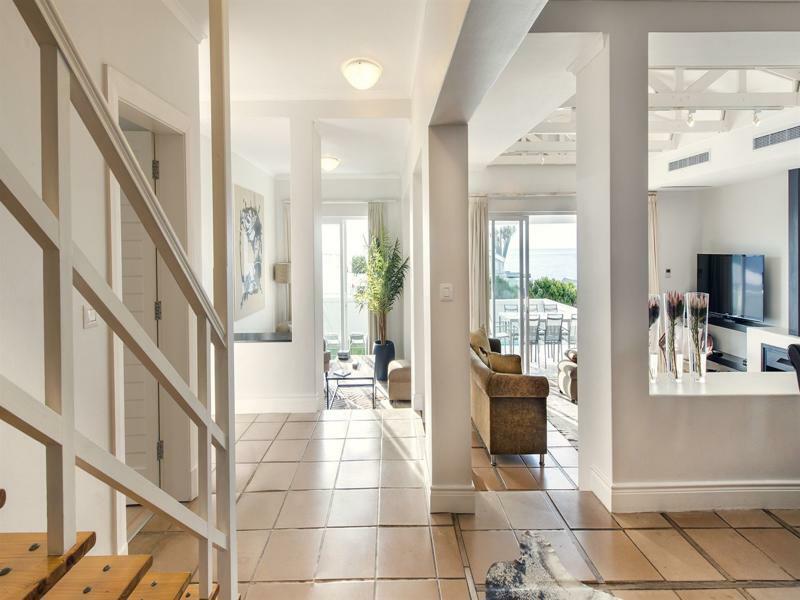 Blue Views Penthouse Beachfront Apartment With Pool Cape Town Bagian luar foto